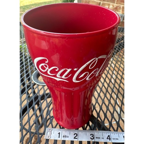 Coca-Coca Classic Red White Plastic 20 oz. Tumblers 7" Tall 3 pc. Set - Picture 8 of 9